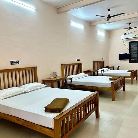 Sri Udupi Hotel Thiruvananthapuram Eksteriør bilde