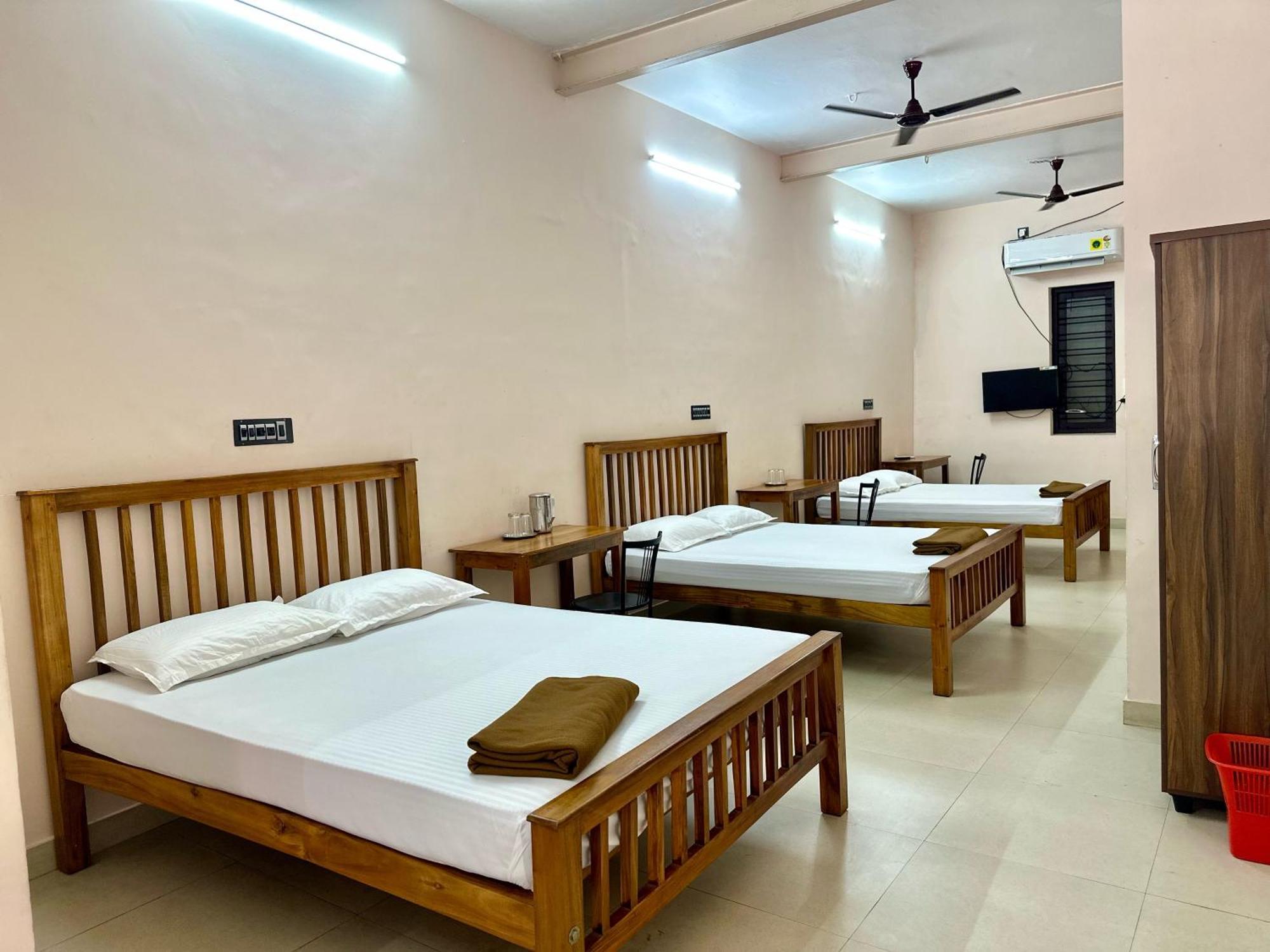 Sri Udupi Hotel Thiruvananthapuram Eksteriør bilde