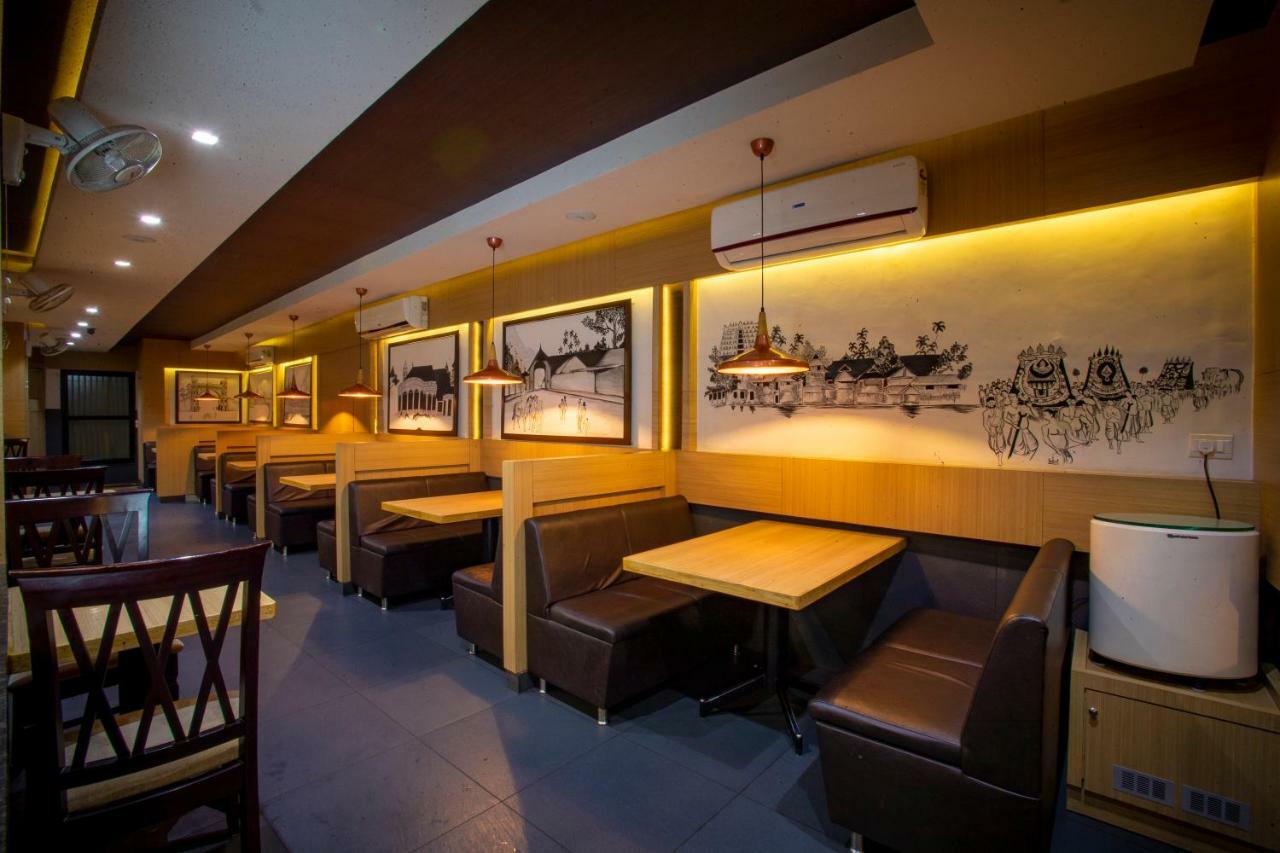 Sri Udupi Hotel Thiruvananthapuram Eksteriør bilde