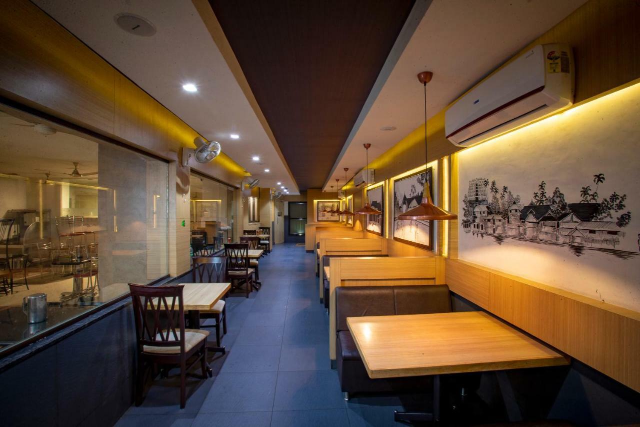 Sri Udupi Hotel Thiruvananthapuram Eksteriør bilde